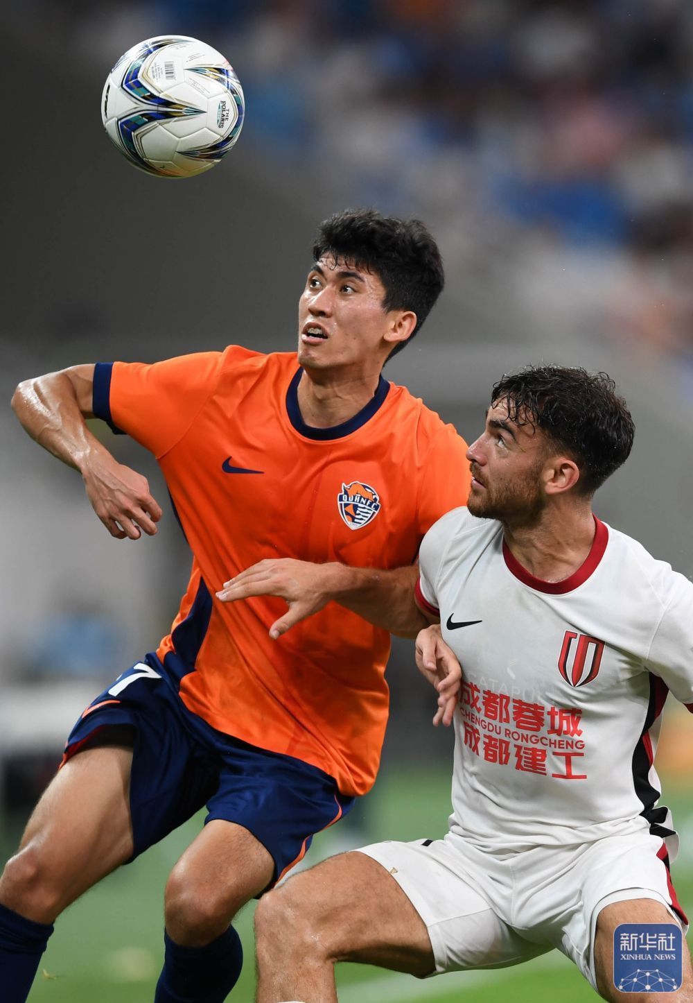 爱游戏-关于西甲国际比赛日再迎强敌；成都蓉城回应争议；主帅态度：质疑声仍在；更衣室氛围转暖的信息